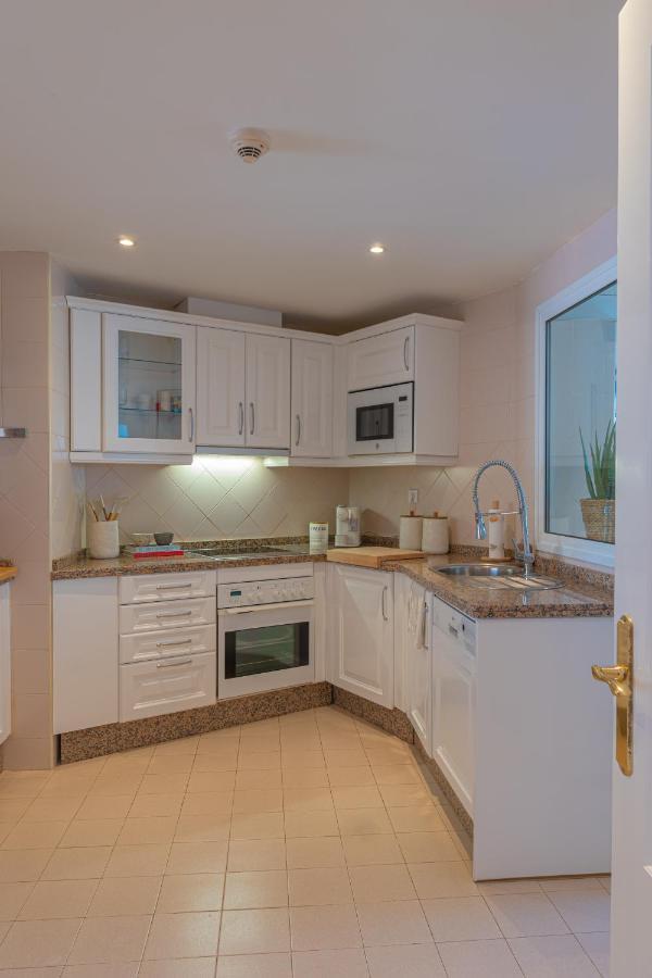 Luxurious Penthouse In Ventura Del Mar, Puerto Banus. Apartamento